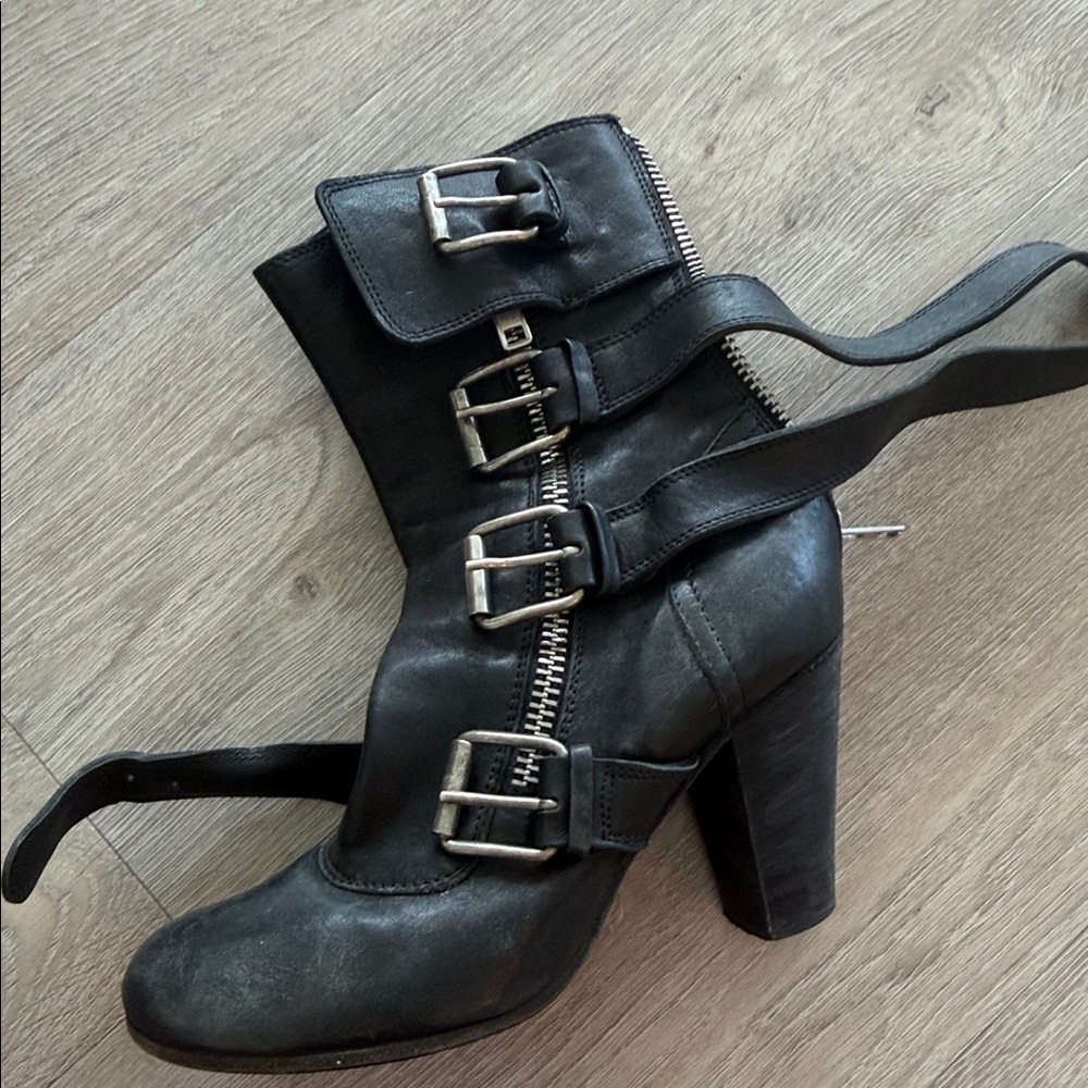 Chloe Black Leather Buckle Boots - Picture 3 of 11